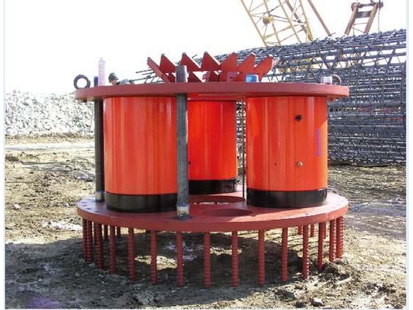 TECPOS hydraulic cylinders used for heavy lifting on an industrial site
